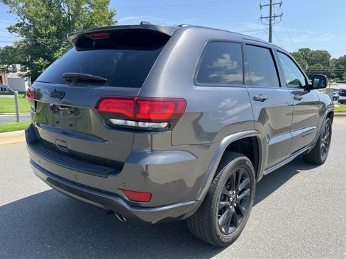 Used 2021 Jeep Grand Cherokee Laredo X AWD/4WD image 33