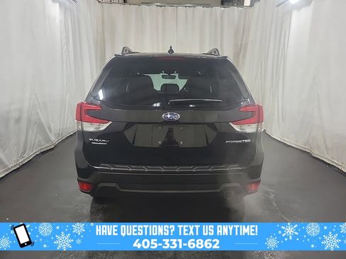 Used 2023 Subaru Forester Limited w/ Popular Package #3 image 3