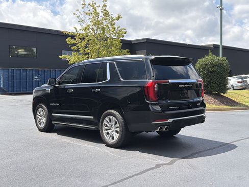 Used 2025 GMC Yukon Denali AWD/4WD image 13