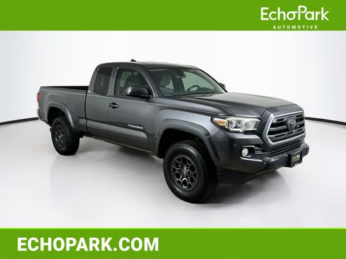 Used 2018 Toyota Tacoma SR5 RWD image 1