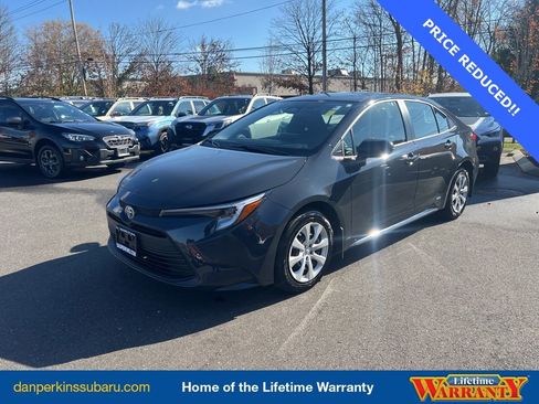Used 2025 Toyota Corolla LE image 1