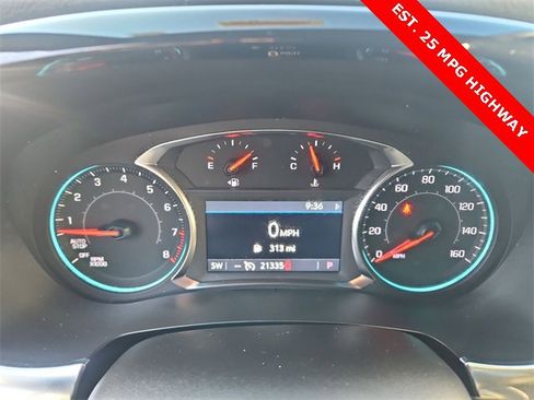 Used 2023 Chevrolet Traverse LT image 12