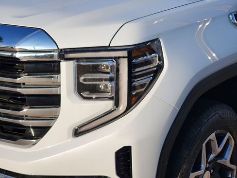New 2026 GMC Sierra 1500 SLT RWD image 5