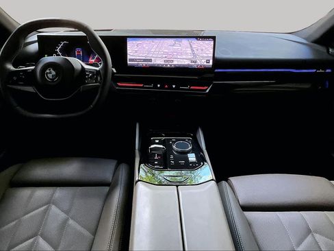 Used 2025 BMW 530i RWD image 15