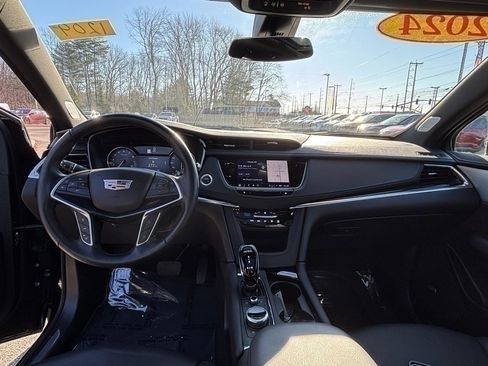 Used 2024 Cadillac XT5 Premium Luxury w/ LPO, Floor Liner Package image 20