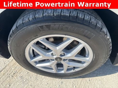 Used 2024 Ford Edge SEL image 28