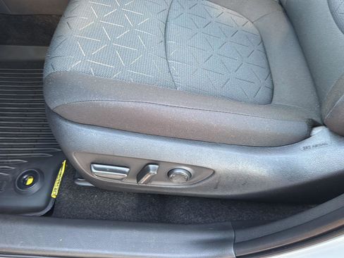 Used 2025 Toyota RAV4 XLE image 27