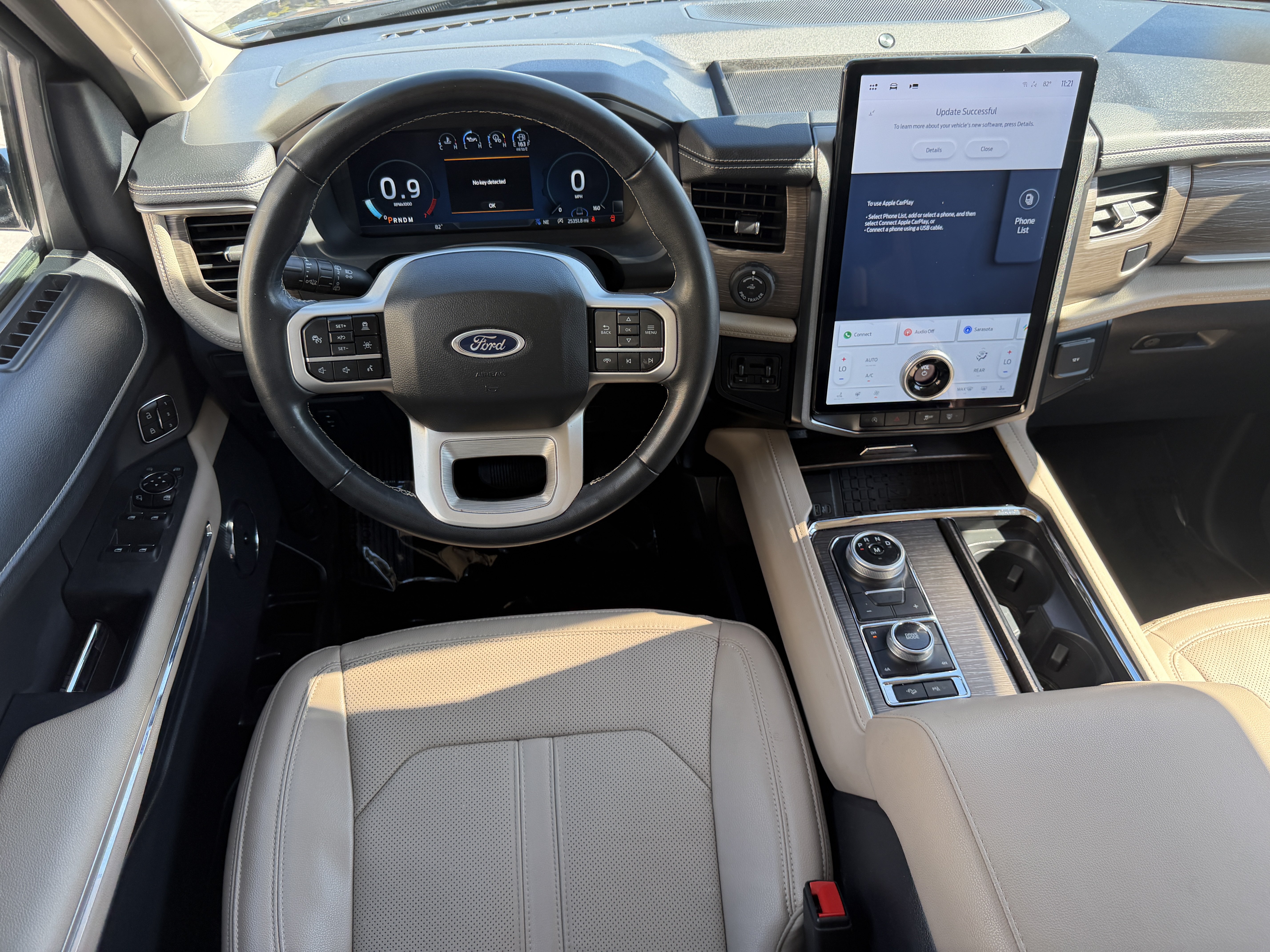 Used 2023 Ford Expedition Limited AWD/4WD image 13