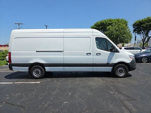Used 2023 Mercedes-Benz Sprinter 2500 image 2