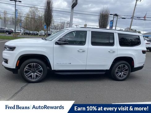 New 2025 Jeep Wagoneer 4WD w/ Convenience Group I image 4