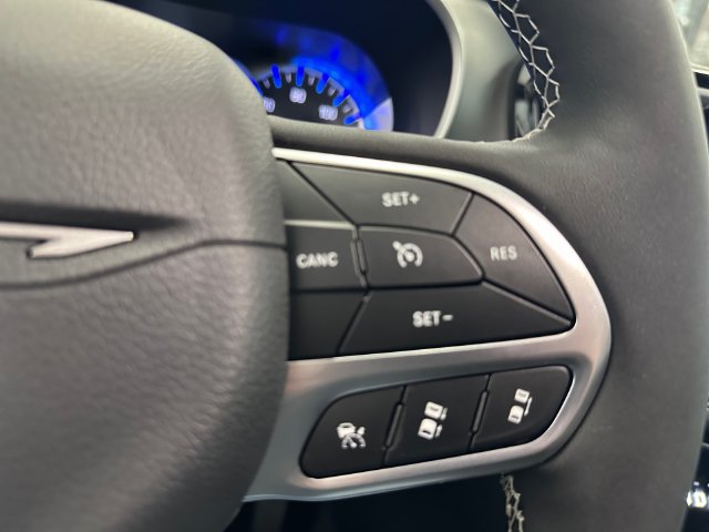 New 2027 Chrysler Pacifica Select w/ Family Tech Group FWD image 29