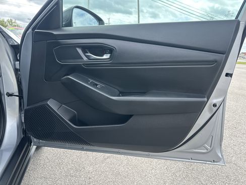 Used 2025 Honda Accord SE image 12