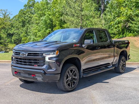 Used 2024 Chevrolet Silverado 1500 LT Trail Boss w/ Convenience Package II AWD/4WD image 5