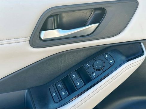 New 2026 Nissan Rogue SV w/ SV Premium Package image 6