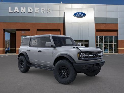 New 2026 Ford Bronco Outer Banks image 7