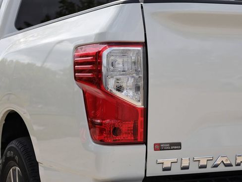 Used 2017 Nissan Titan SL RWD image 20