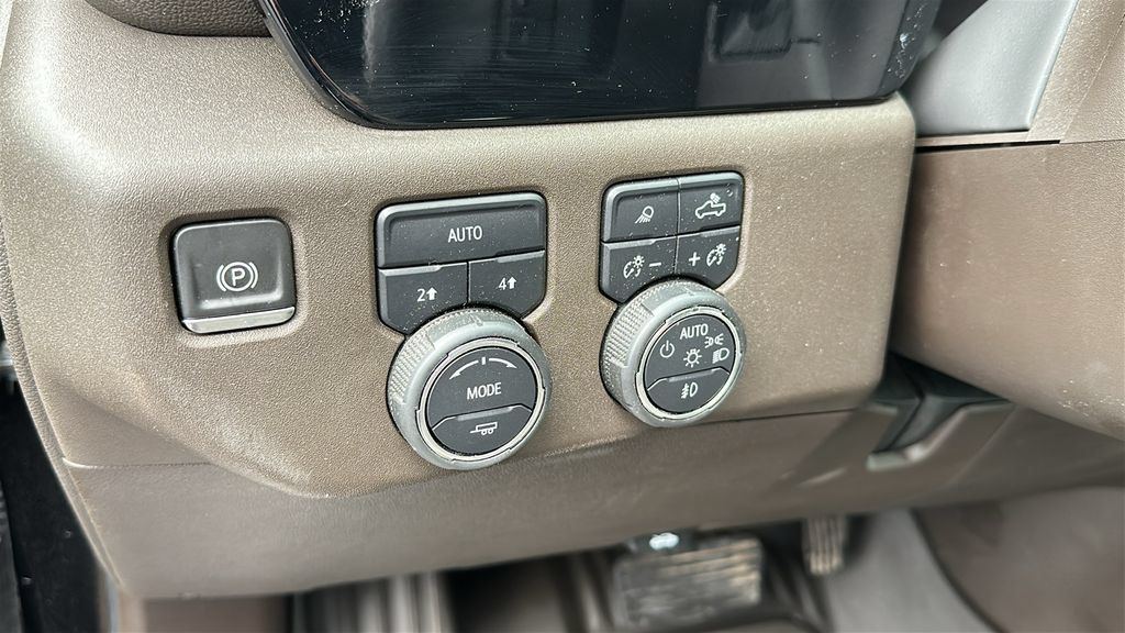 Used 2024 Chevrolet Silverado 1500 RST AWD/4WD image 17