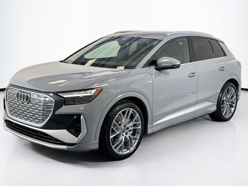 Used 2025 Audi Q4 e-tron Premium Plus w/ Premium Plus image 1