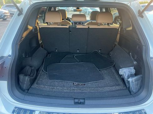 Used 2023 Volkswagen Tiguan SE w/ Panoramic Sunroof Package AWD/4WD image 20