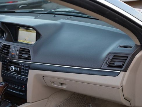 Used 2011 Mercedes-Benz E 550 E 550 image 40
