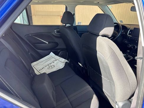 Used 2024 Hyundai Venue SEL FWD image 21