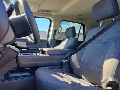 Used 2025 Ford Expedition Max Active image 18