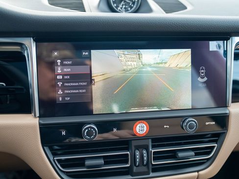 New 2026 Porsche Macan image 20