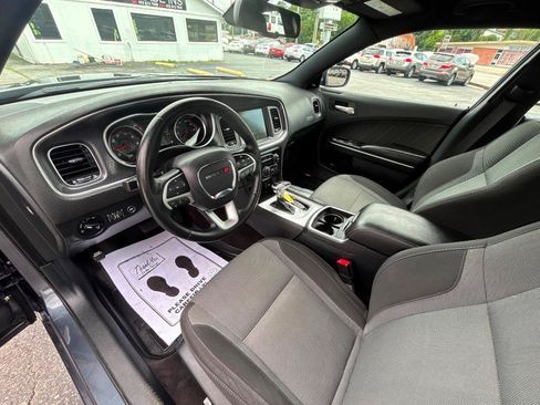 Used 2016 Dodge Charger SXT w/ Navigation & Travel Group RWD image 18