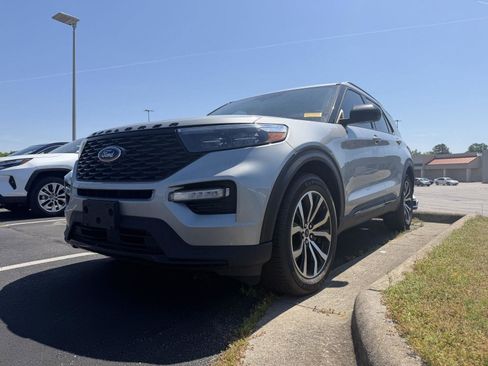 Used 2022 Ford Explorer ST-Line image 18