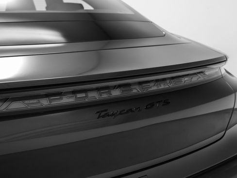 Used 2023 Porsche Taycan GTS image 21