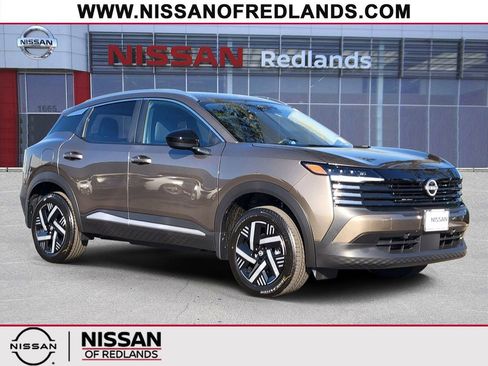 New 2026 Nissan Kicks SV w/ SV Premium Package image 1