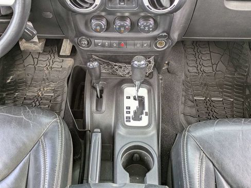 Used 2014 Jeep Wrangler Unlimited Sahara AWD/4WD image 18
