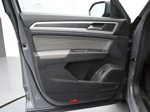 Used 2022 Volkswagen Atlas Cross Sport SEL image 8