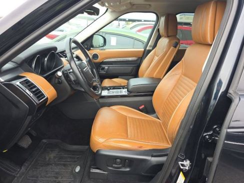 Used 2017 Land Rover Discovery First Edition image 6