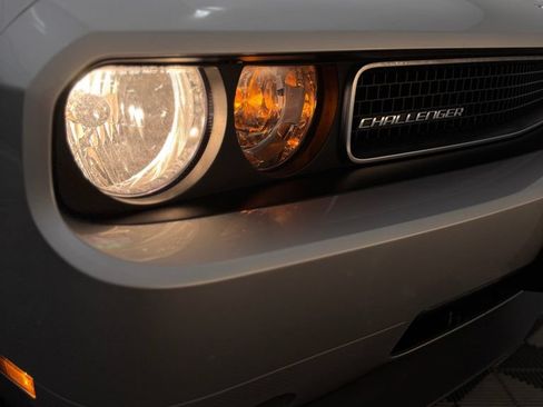 Used 2010 Dodge Challenger SE RWD image 33