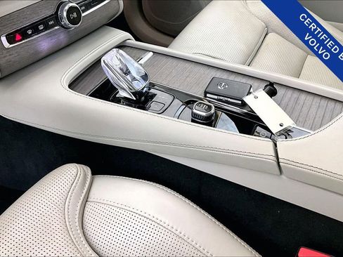 Used 2023 Volvo XC90 B6 Ultimate w/ Protection Package Premier image 18