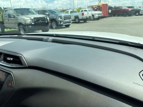 Used 2023 Chevrolet TrailBlazer LT FWD image 23