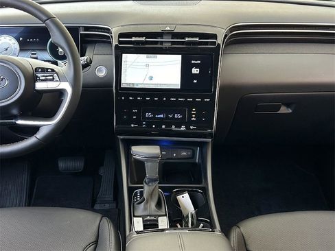 Used 2024 Hyundai Santa Cruz Limited image 4