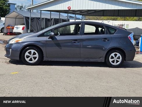 Used 2015 Toyota Prius Two image 1