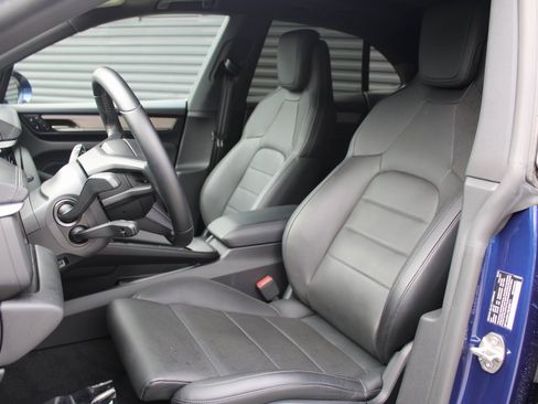 Used 2024 Porsche Macan 4 Electric image 5