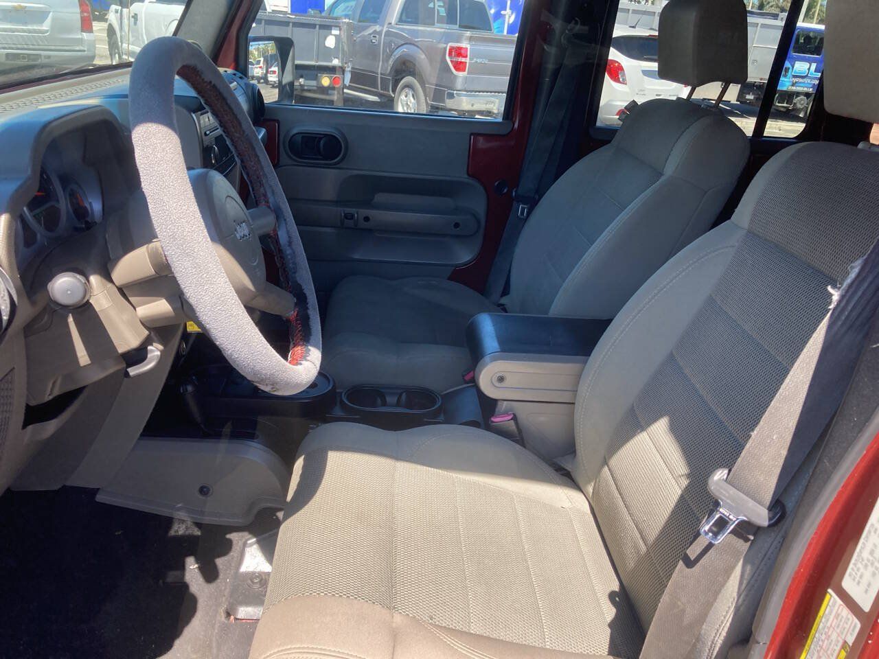 Used 2007 Jeep Wrangler Unlimited Sahara w/ Trailer Tow Group AWD/4WD image 14