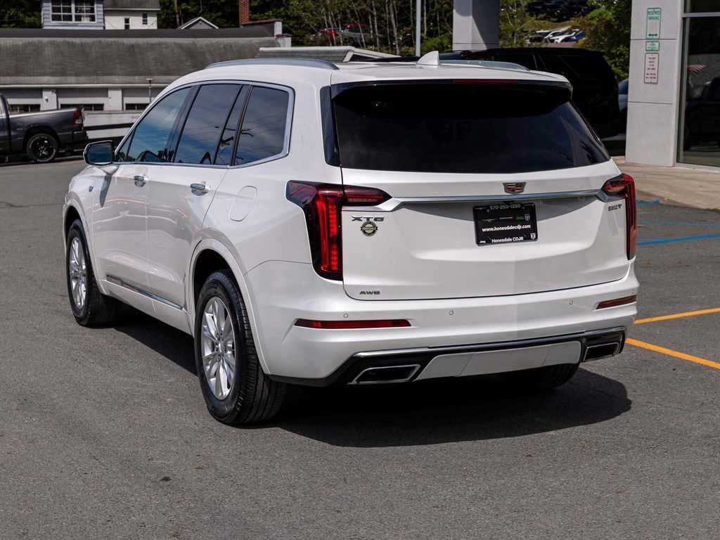 Used 2024 Cadillac XT6 Luxury w/ LPO, Floor Liner Package AWD/4WD image 6