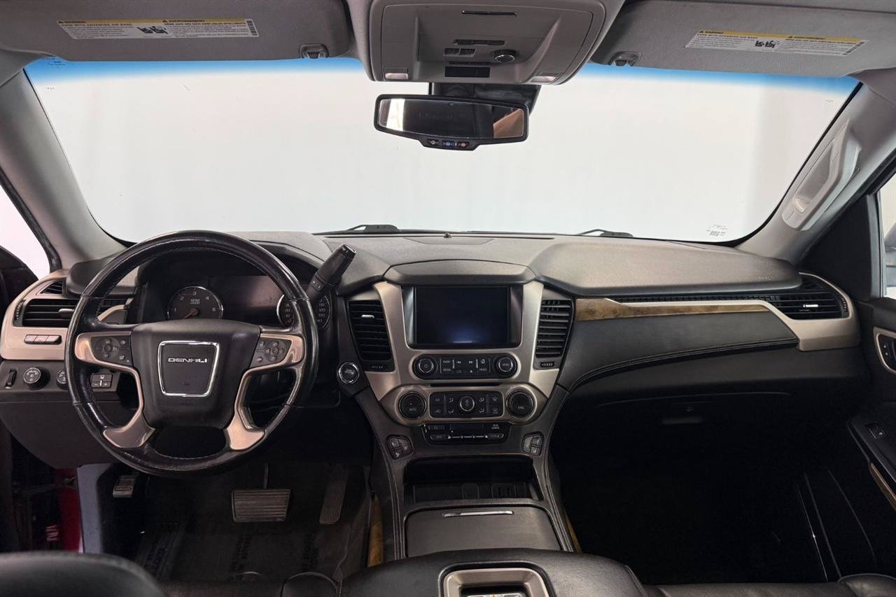 Used 2016 GMC Yukon XL Denali w/ Open Road Package AWD/4WD image 13