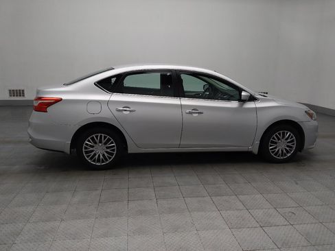 Used 2016 Nissan Sentra S image 10