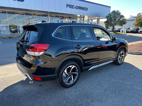 Used 2023 Subaru Forester Touring image 3