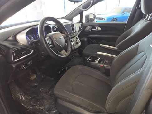 Used 2018 Chrysler Pacifica Touring Plus w/ S Appearance Package FWD image 15