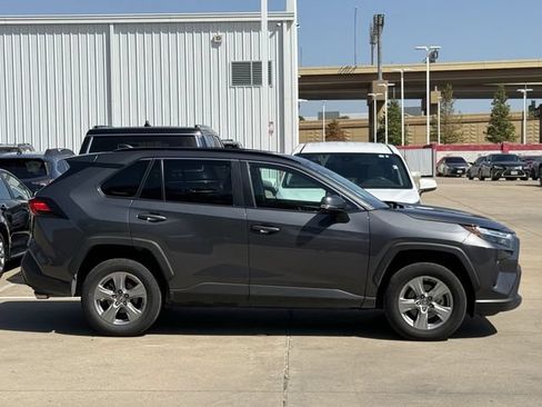 Used 2025 Toyota RAV4 XLE FWD image 3