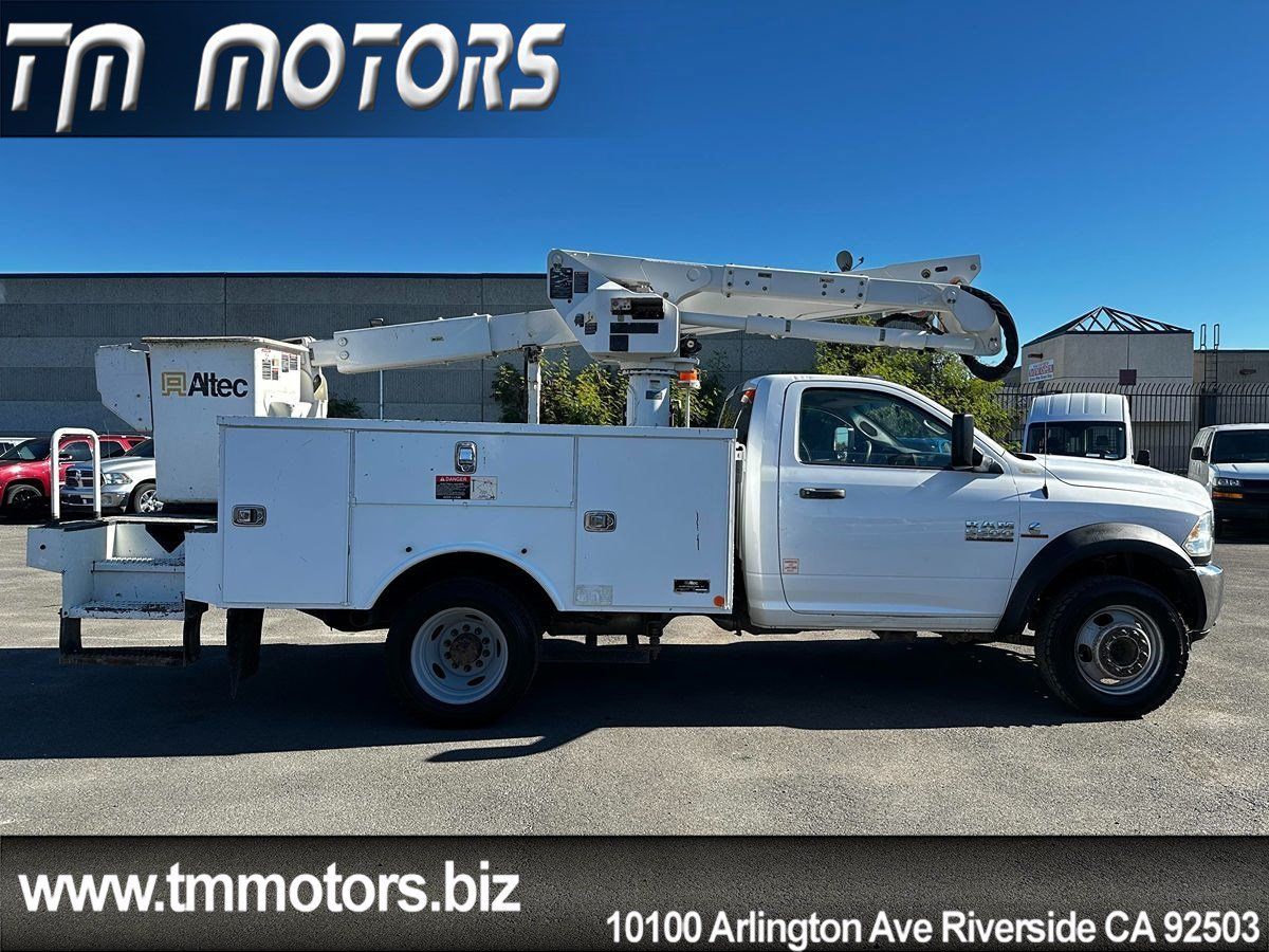 Used 2017 RAM 5500 Tradesman w/ Ambulance Prep Group RWD image 13