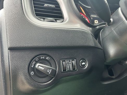 Used 2023 Dodge Charger SXT w/ Blacktop Package image 13