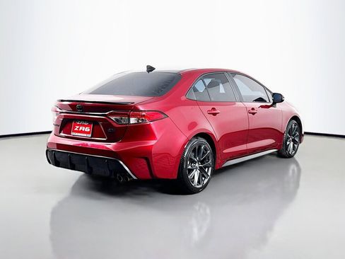 Used 2024 Toyota Corolla SE w/ SE Premium Package image 5